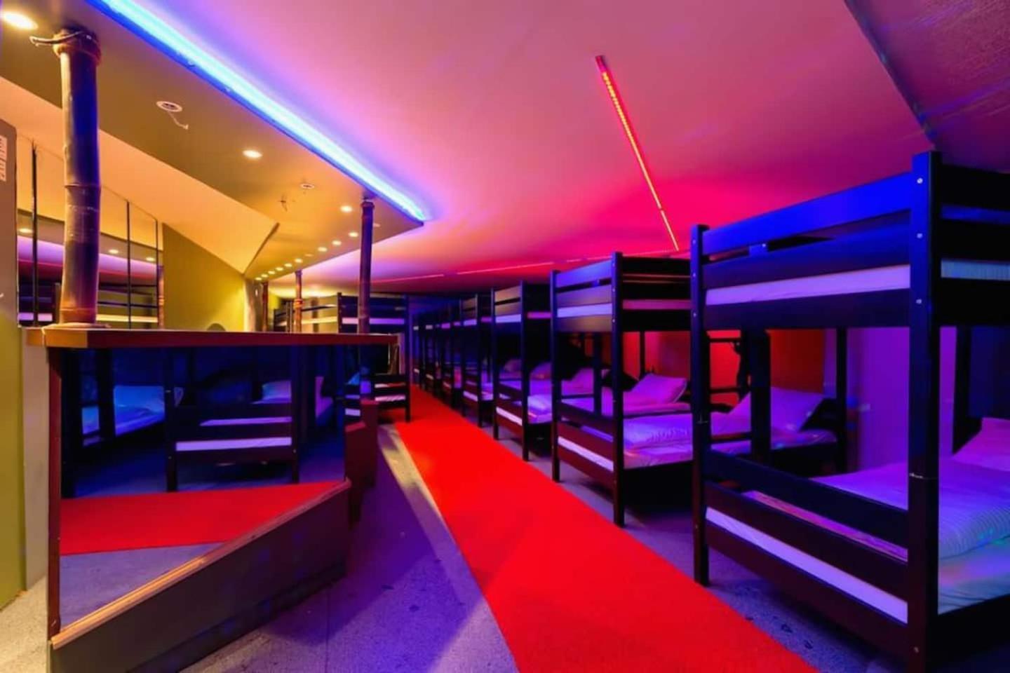 The Bachelor Bar - Bunker | Private Club Villa Budapest Exteriör bild