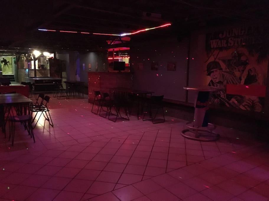 The Bachelor Bar - Bunker | Private Club Villa Budapest Exteriör bild